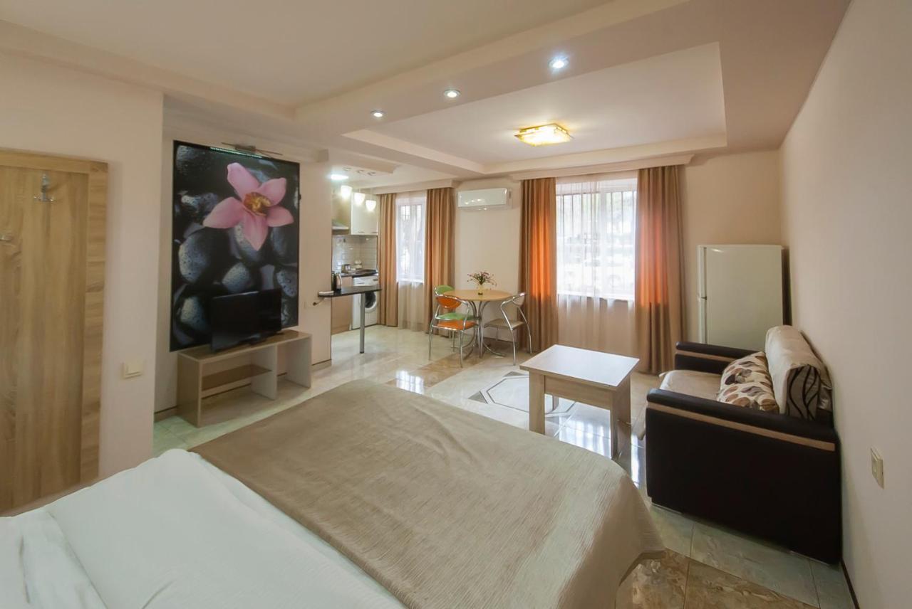 Studio On Papazyan 12 Ереван Экстерьер фото