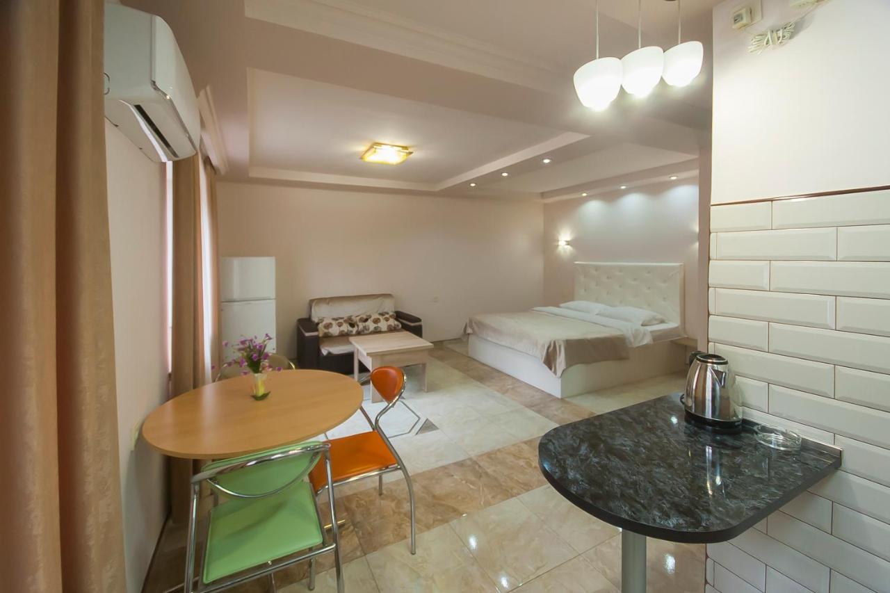 Studio On Papazyan 12 Ереван Экстерьер фото