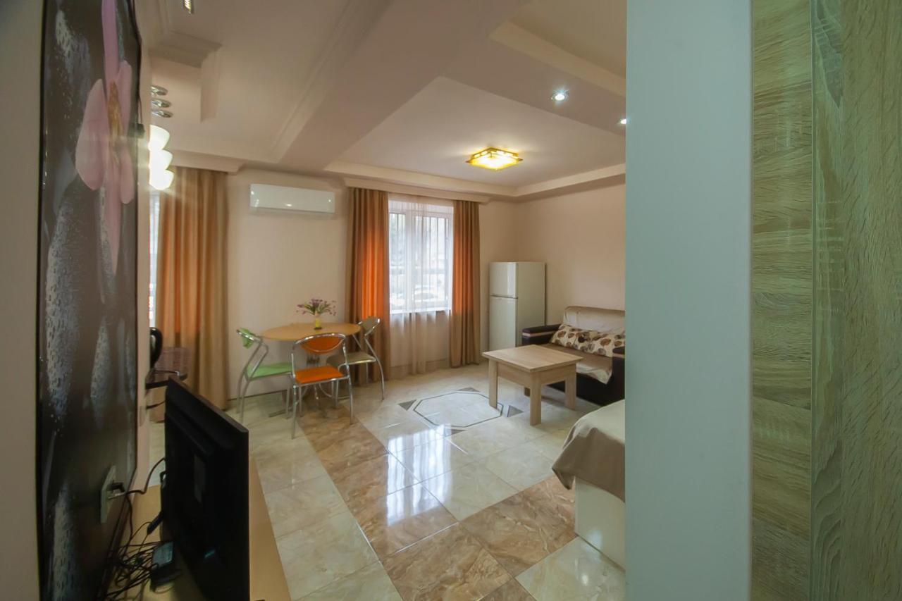 Studio On Papazyan 12 Ереван Экстерьер фото